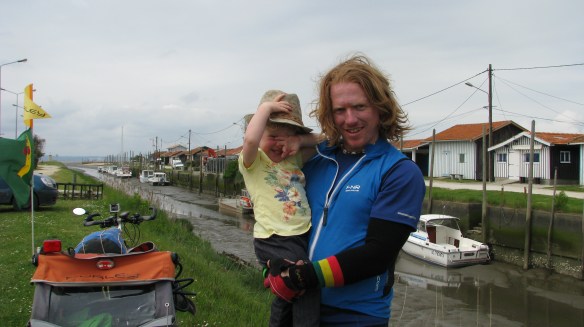 Checking out the cool ports around the Bassin d' Archachon